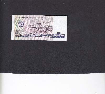 Beschrijving achterzijde: HARVESTING